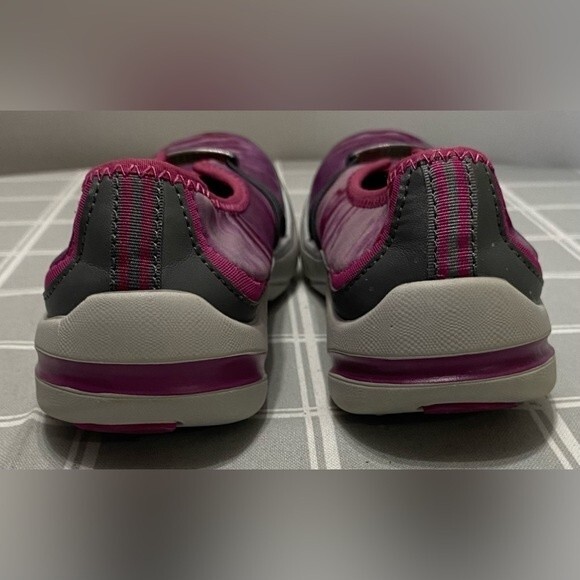 BZees Lavish Purple Pink Gray Slip On Style Casual Comfort Shoe Size 6.5M - Picture 3 of 10